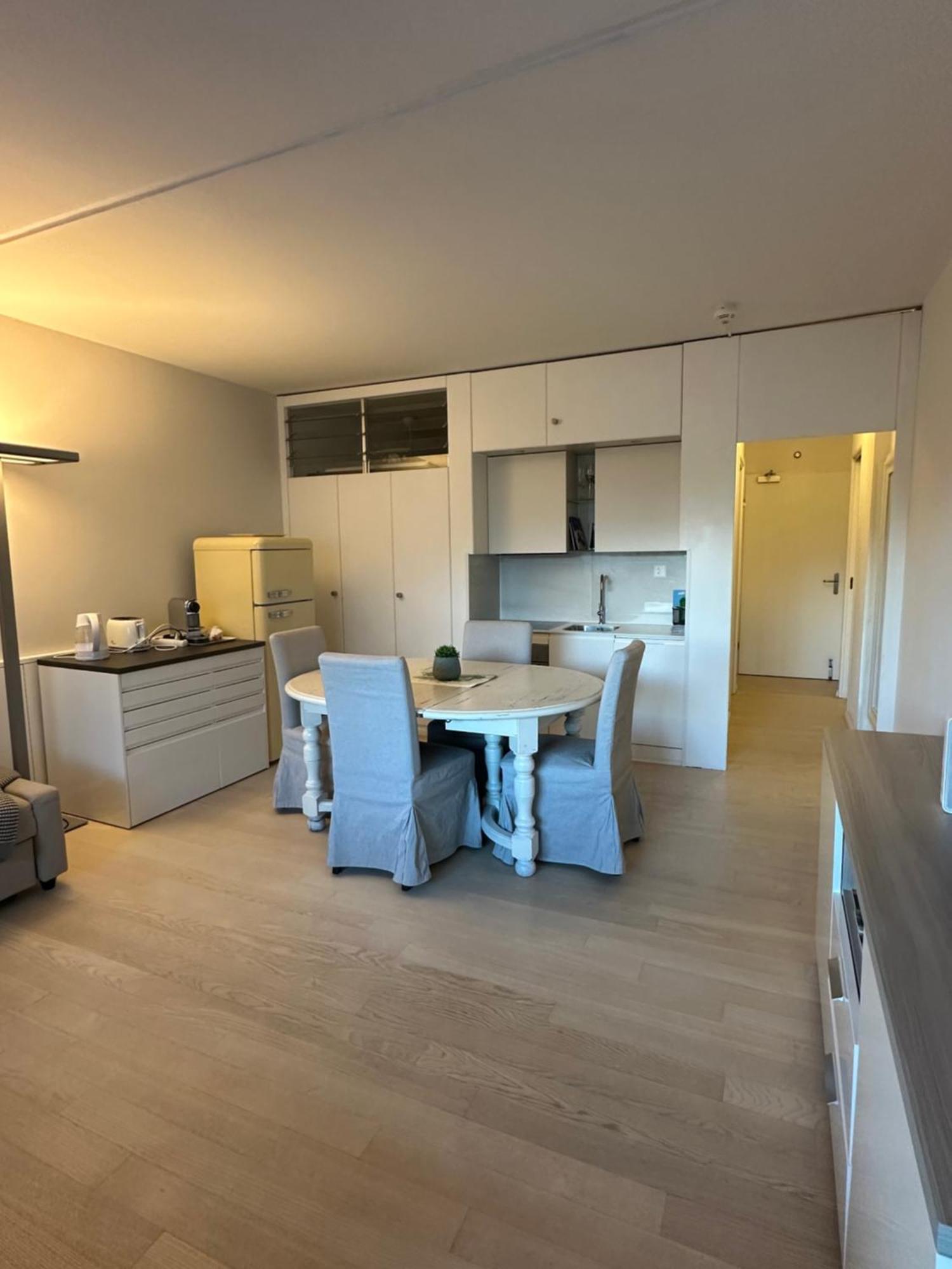 Apartament Holiday On The Lake Lugano 2 Bissone Zewnętrze zdjęcie